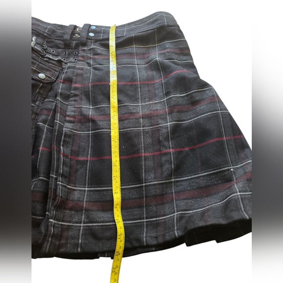 Men’s Plaid Utility Kilt w/ Buckles & Pocket | Size 34 Goth Alternative - Picture 5 of 6